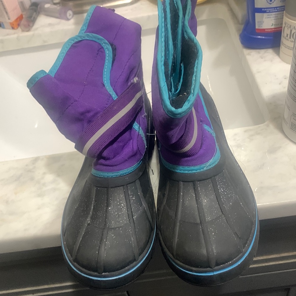 Kid boots